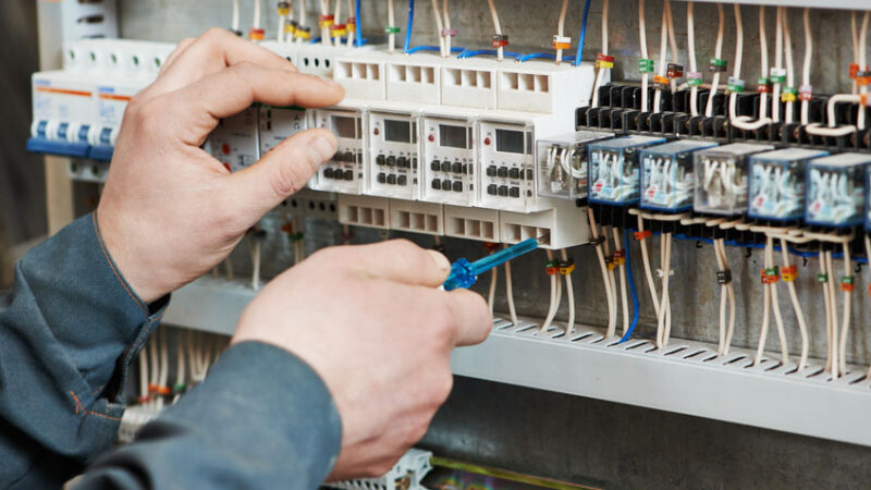 3 raisons de rénover votre installation électrique avant l’hiver